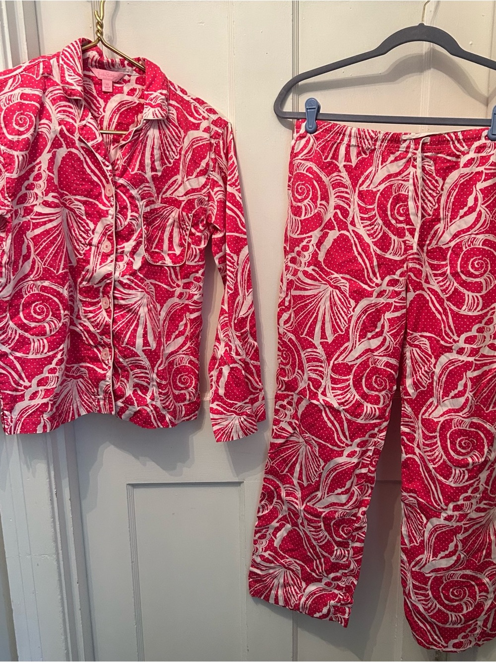 Lilly Pulitzer Red and White Shell-Print Lounge Set